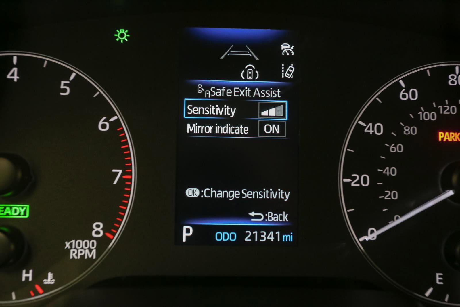 Used 2024 Toyota Corolla Cross AWD Hybrid image 40