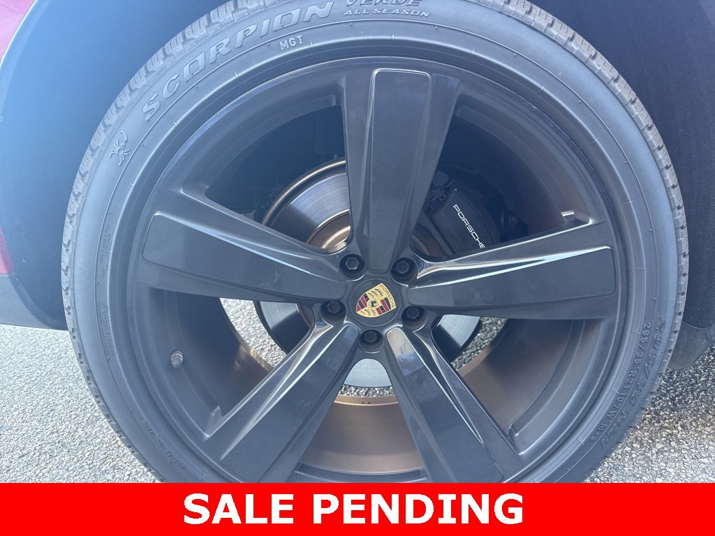 Used 2024 Porsche Macan image 6