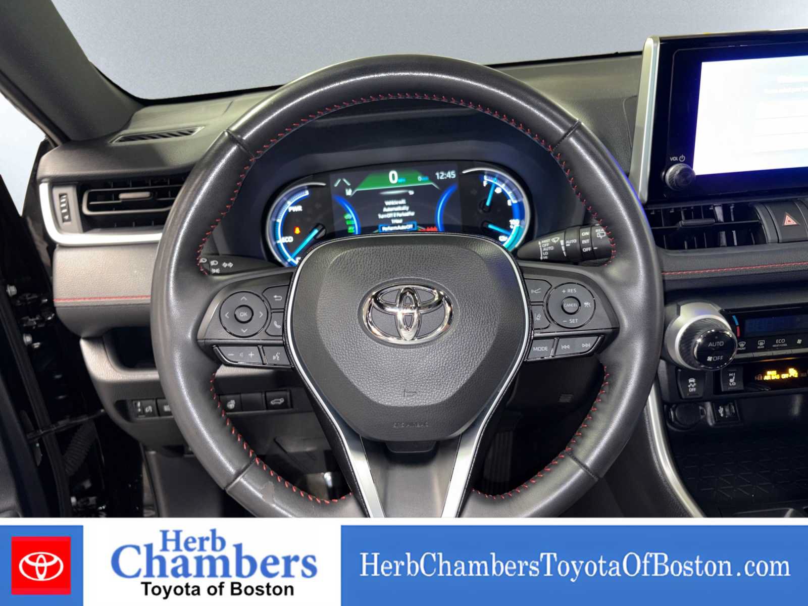 Used 2024 Toyota RAV4 SE w/ Weather & Moonroof Package AWD/4WD image 6