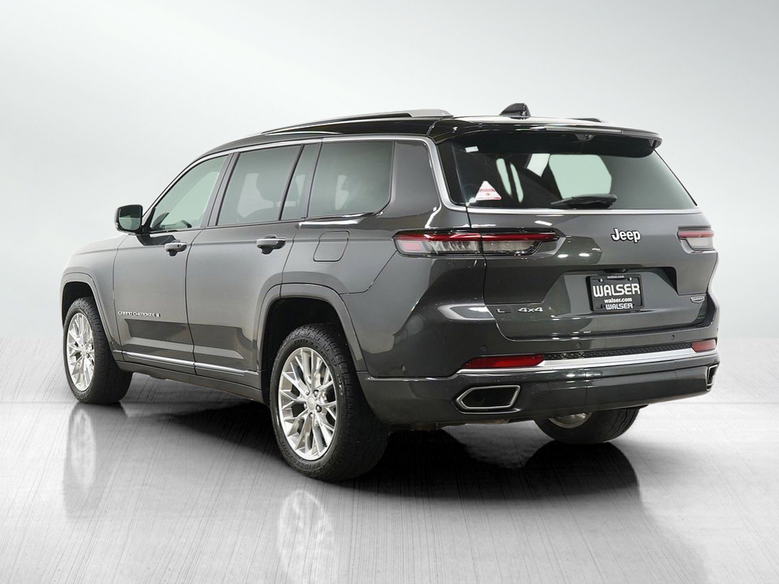 Used 2021 Jeep Grand Cherokee L Summit w/ Advanced Protech Group IV AWD/4WD image 4