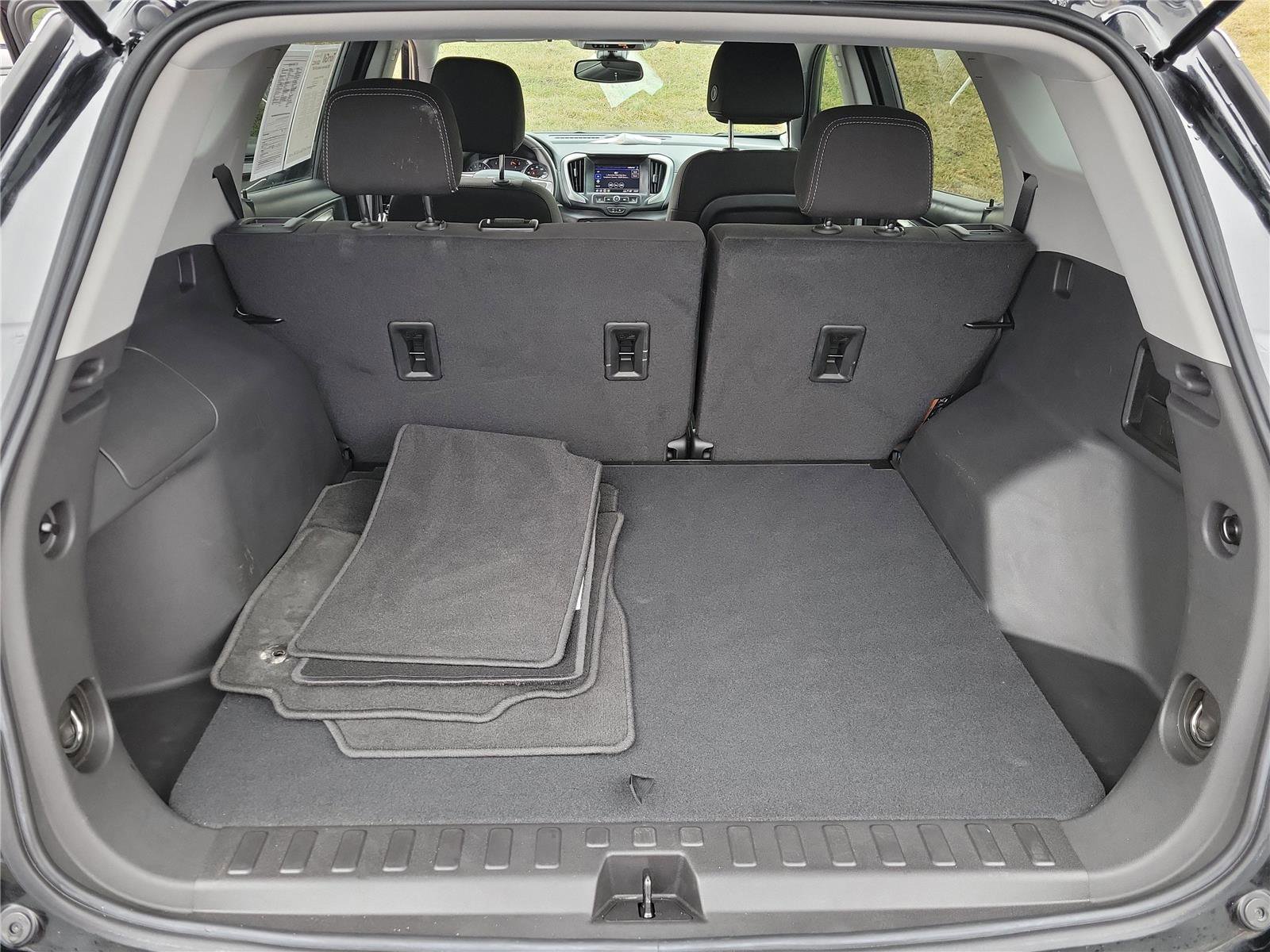 Used 2024 GMC Terrain SLE image 7