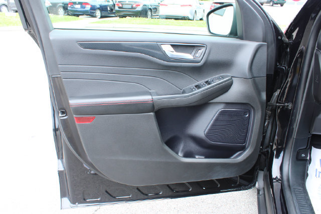 Used 2024 Ford Escape ST-Line w/ Tech Pack #1 AWD/4WD image 10