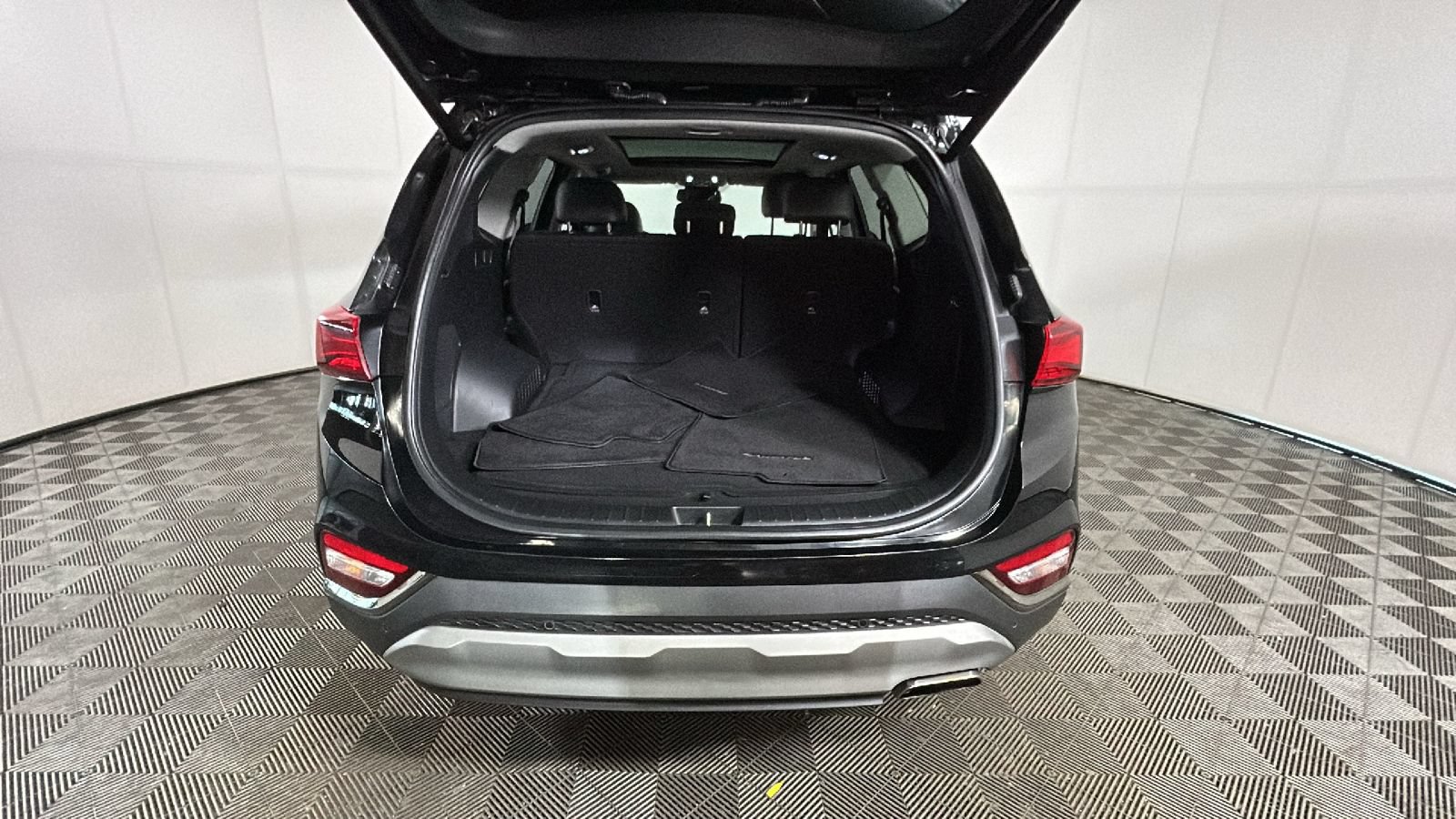 Used 2019 Hyundai Santa Fe AWD image 33