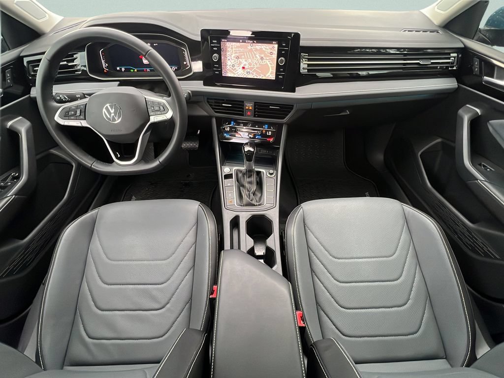 Used 2025 Volkswagen Jetta SEL FWD image 17