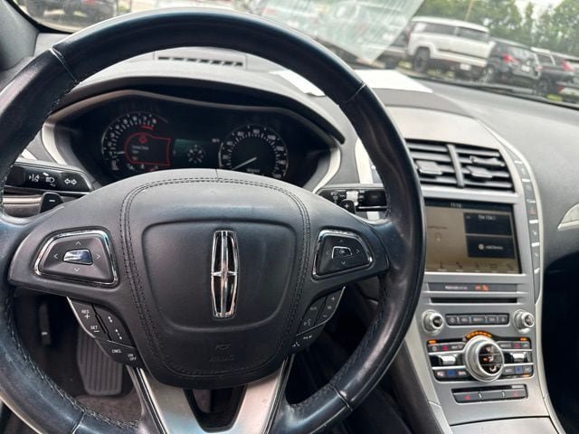 Used 2018 Lincoln MKZ Select w/ Technology Package AWD/4WD image 26