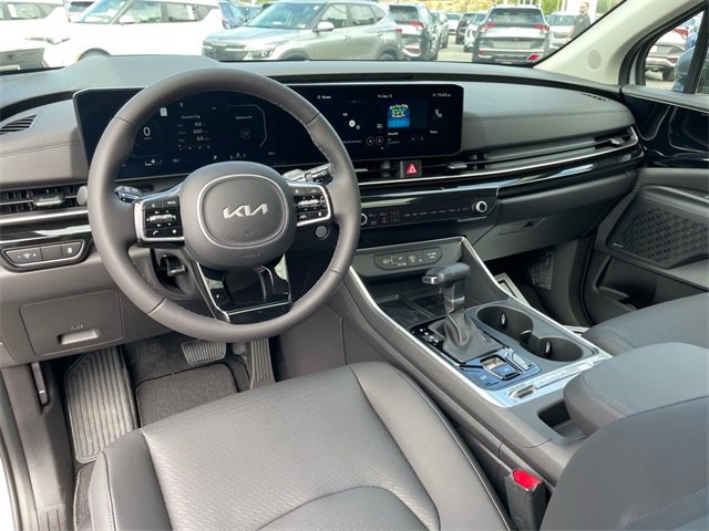 Certified 2025 Kia Carnival SX Prestige image 8
