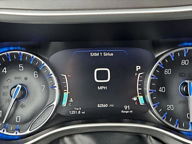 Used 2024 Chrysler Pacifica Touring-L FWD image 13