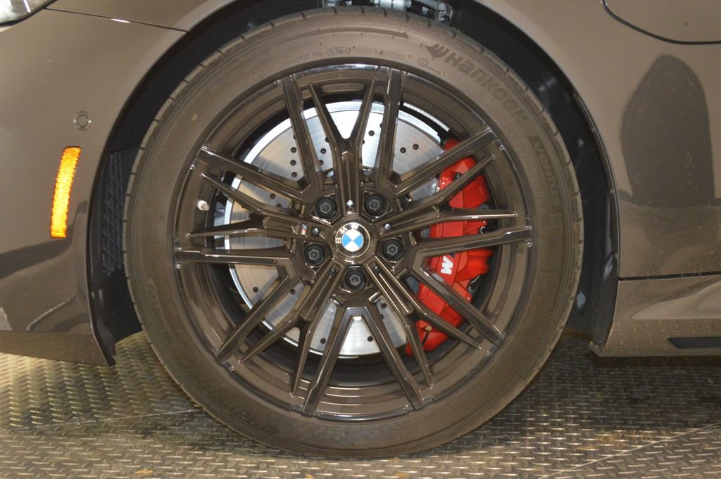 Used 2025 BMW M5 w/ Carbon Package AWD/4WD image 11