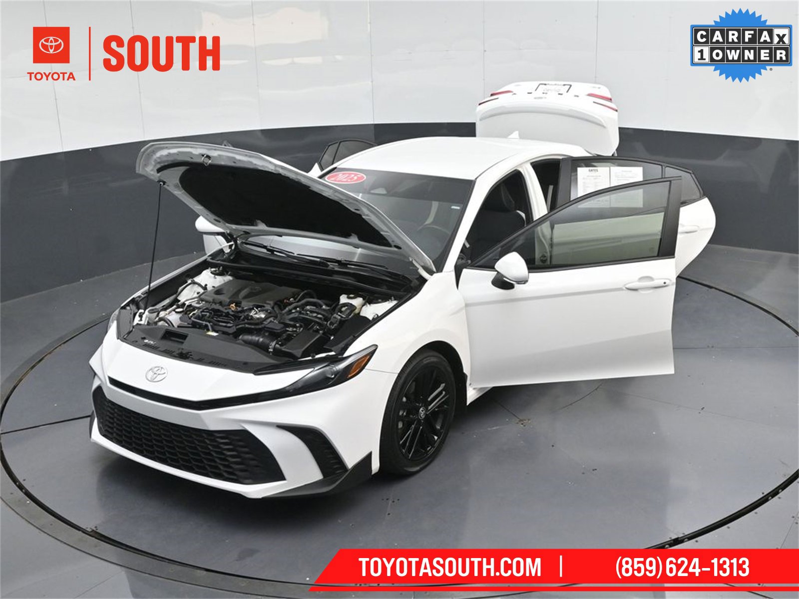 Used 2025 Toyota Camry SE w/ Convenience Package image 48