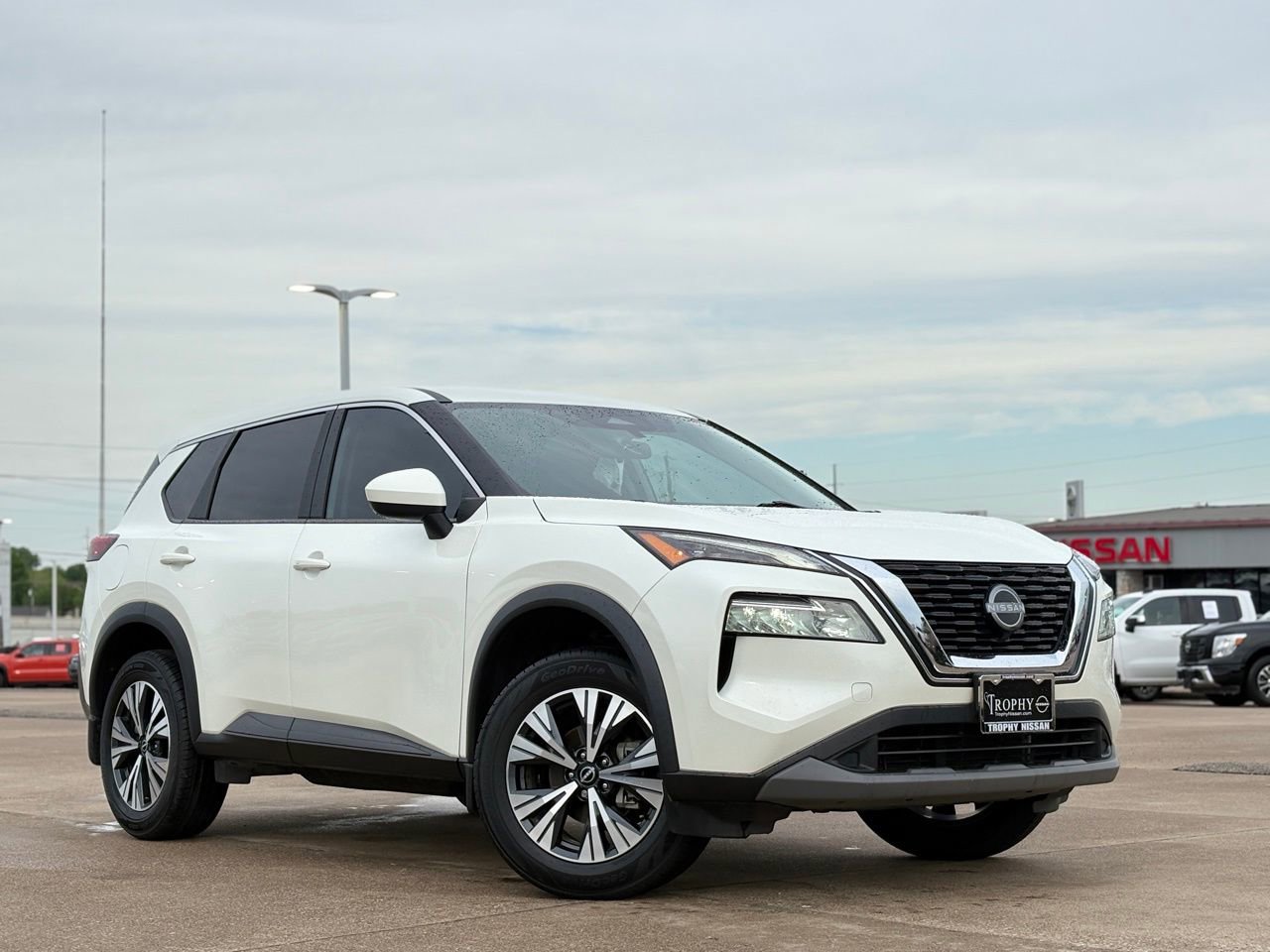 Certified 2023 Nissan Rogue SV image 2