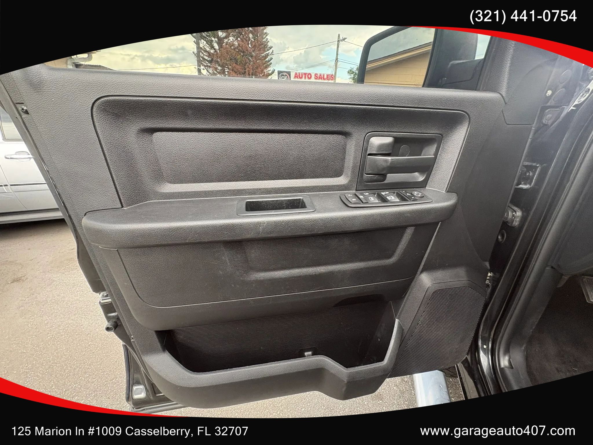 Used 2017 RAM 2500 Tradesman w/ Chrome Appearance Group AWD/4WD image 11