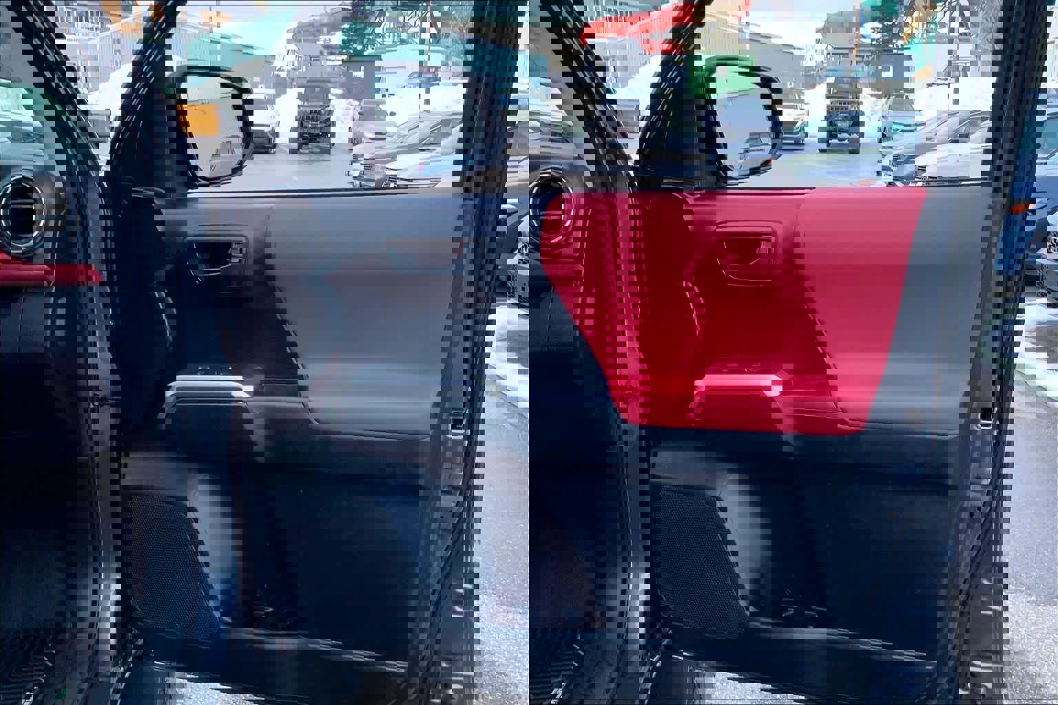 Used 2016 Toyota Tacoma SR5 w/ SR5 Appearance Package (SN) image 23