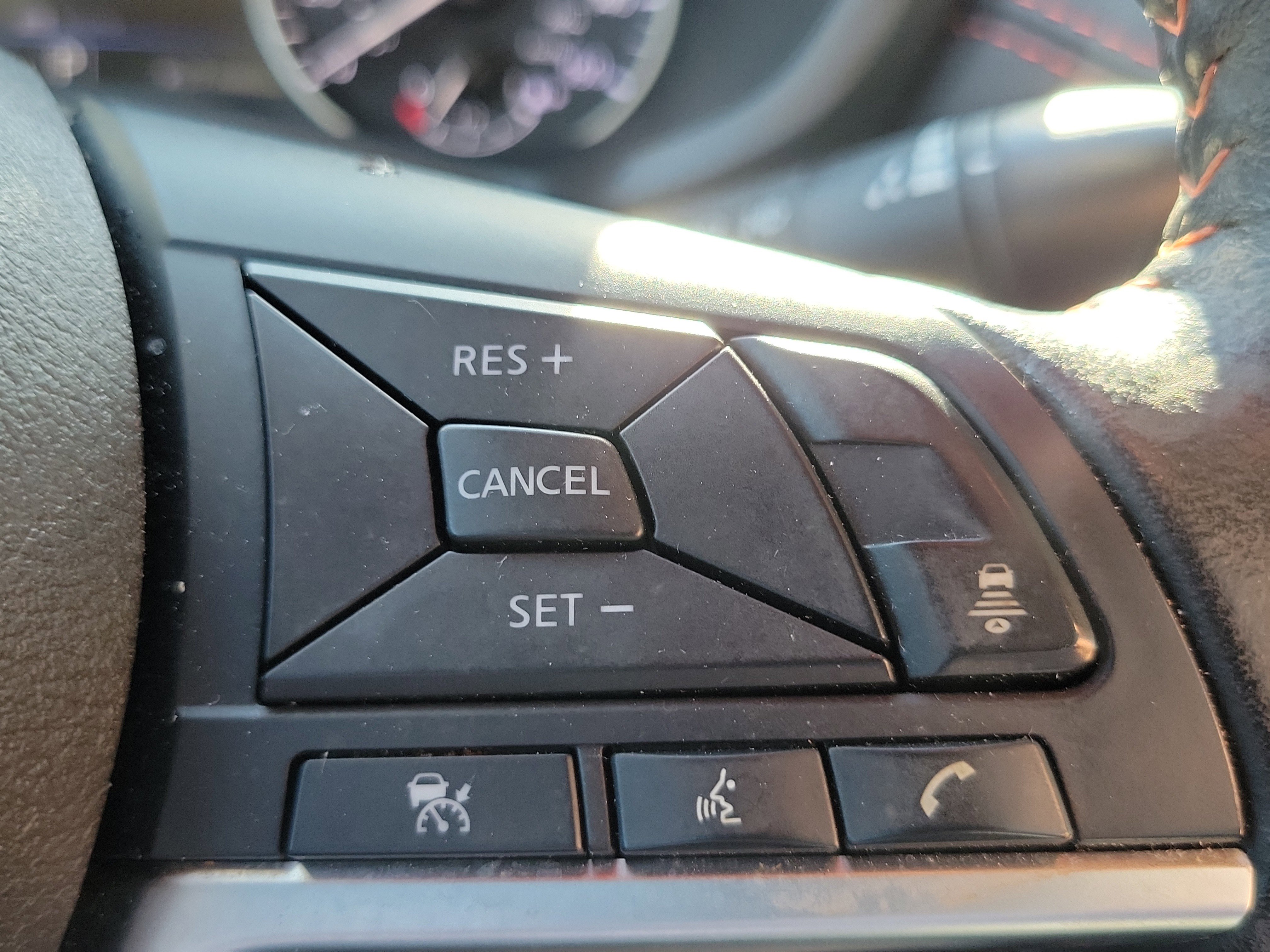 Used 2024 Nissan Sentra SR FWD image 17