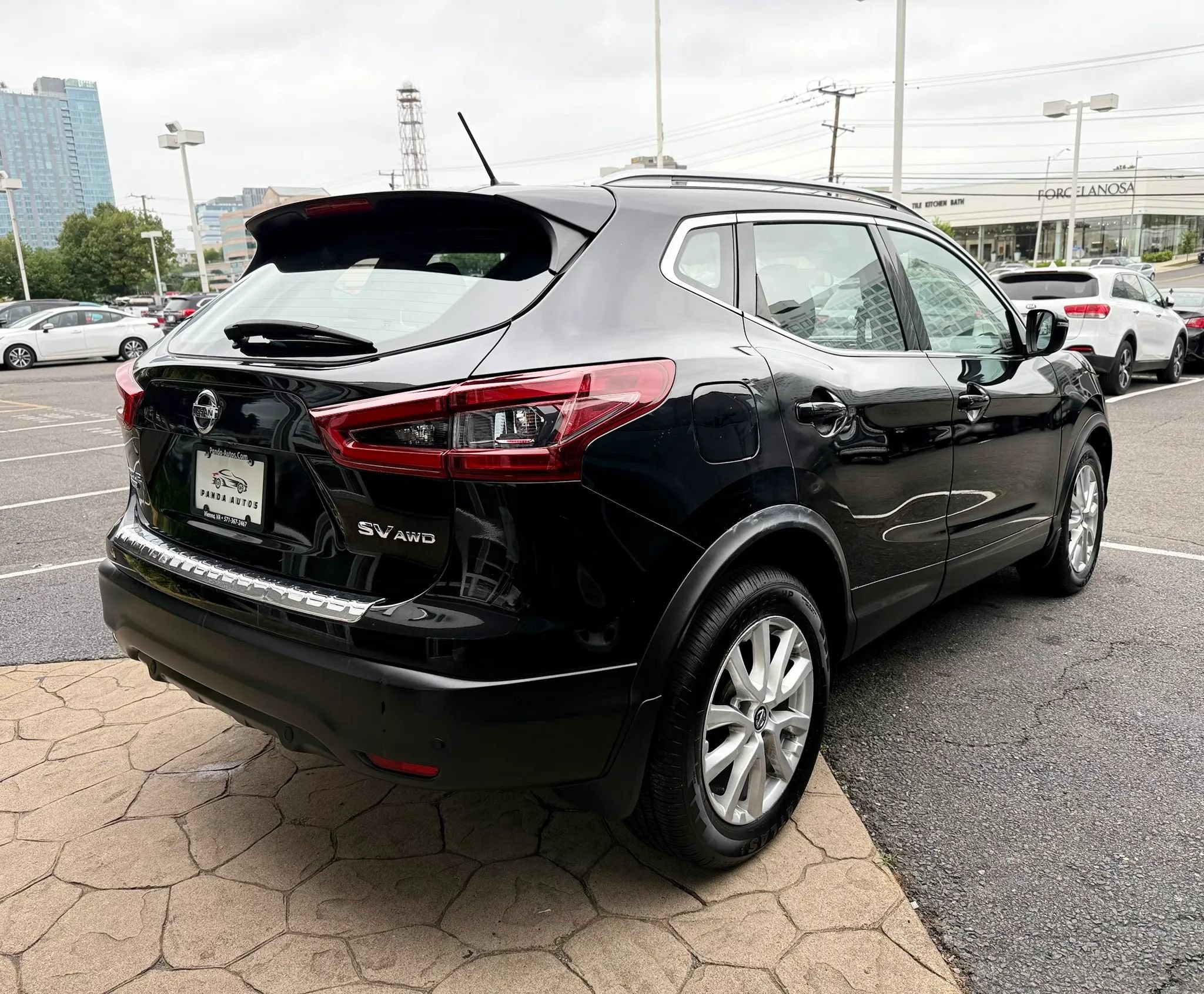 Used 2021 Nissan Rogue Sport SV AWD/4WD image 7