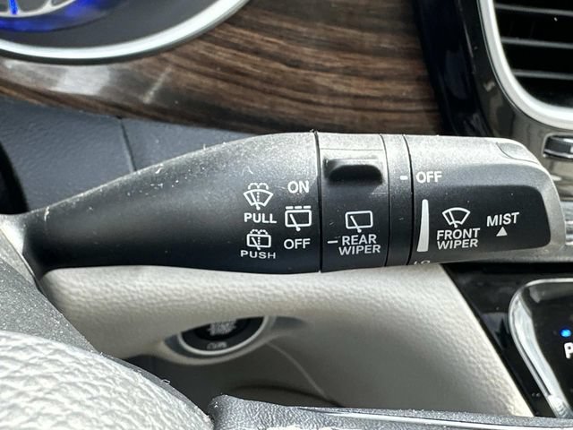 Used 2021 Chrysler Pacifica Limited AWD/4WD image 24