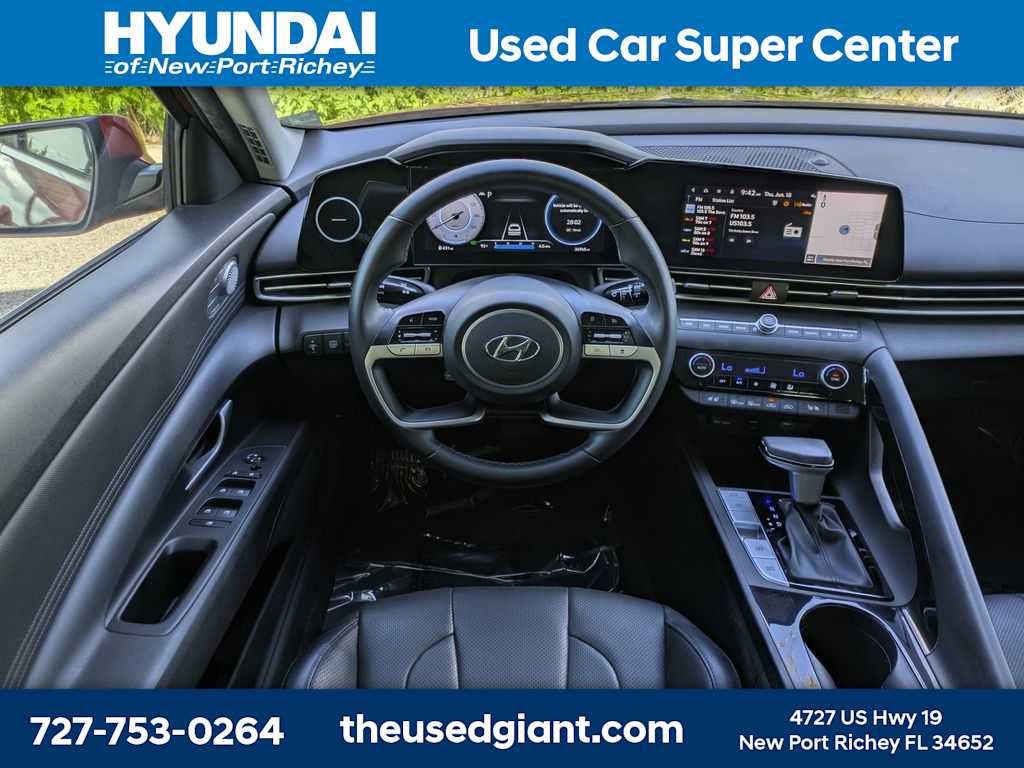 Certified 2022 Hyundai Elantra Limited FWD image 16