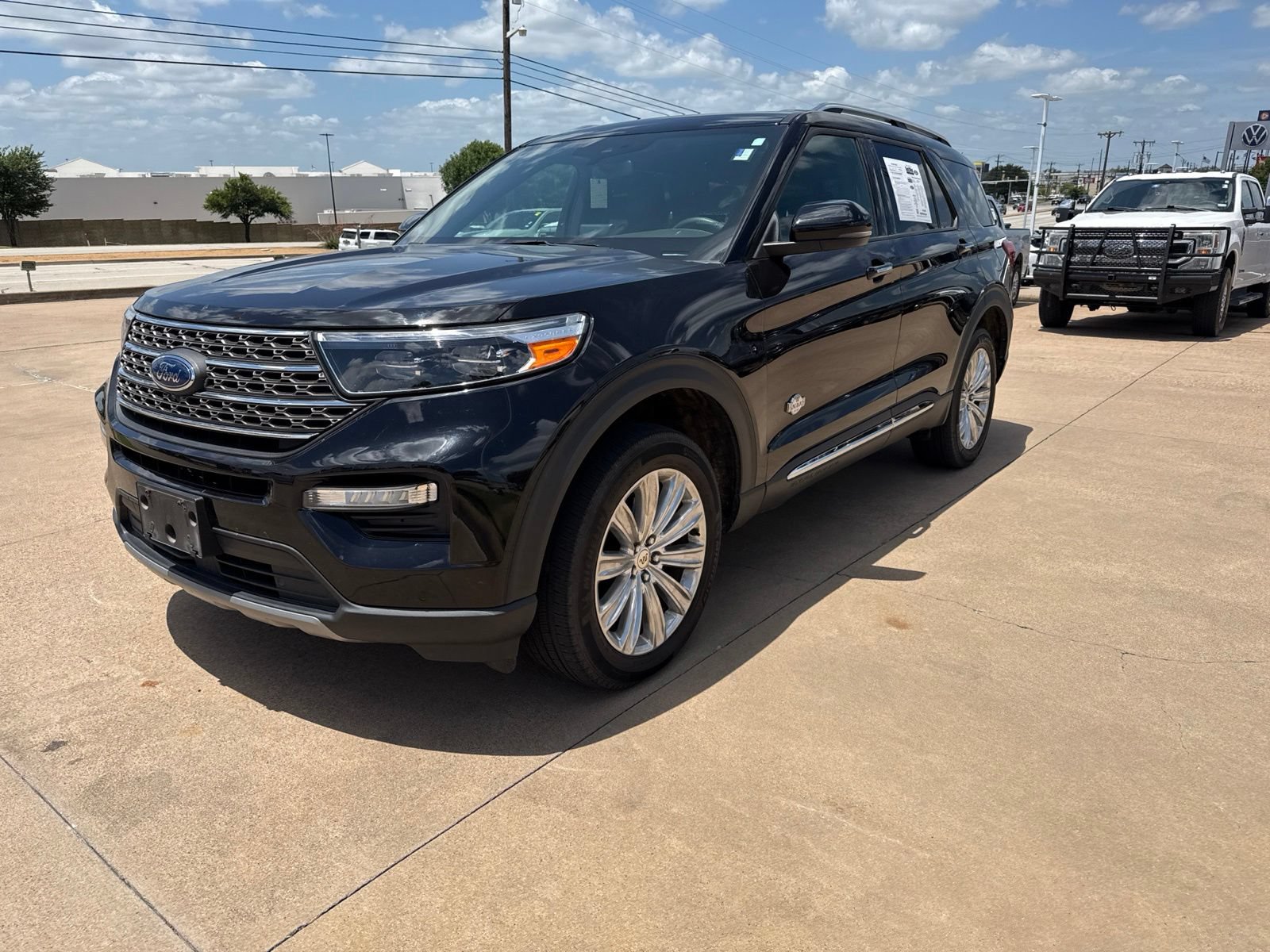 Used 2023 Ford Explorer King Ranch w/ Technology Package AWD/4WD image 3