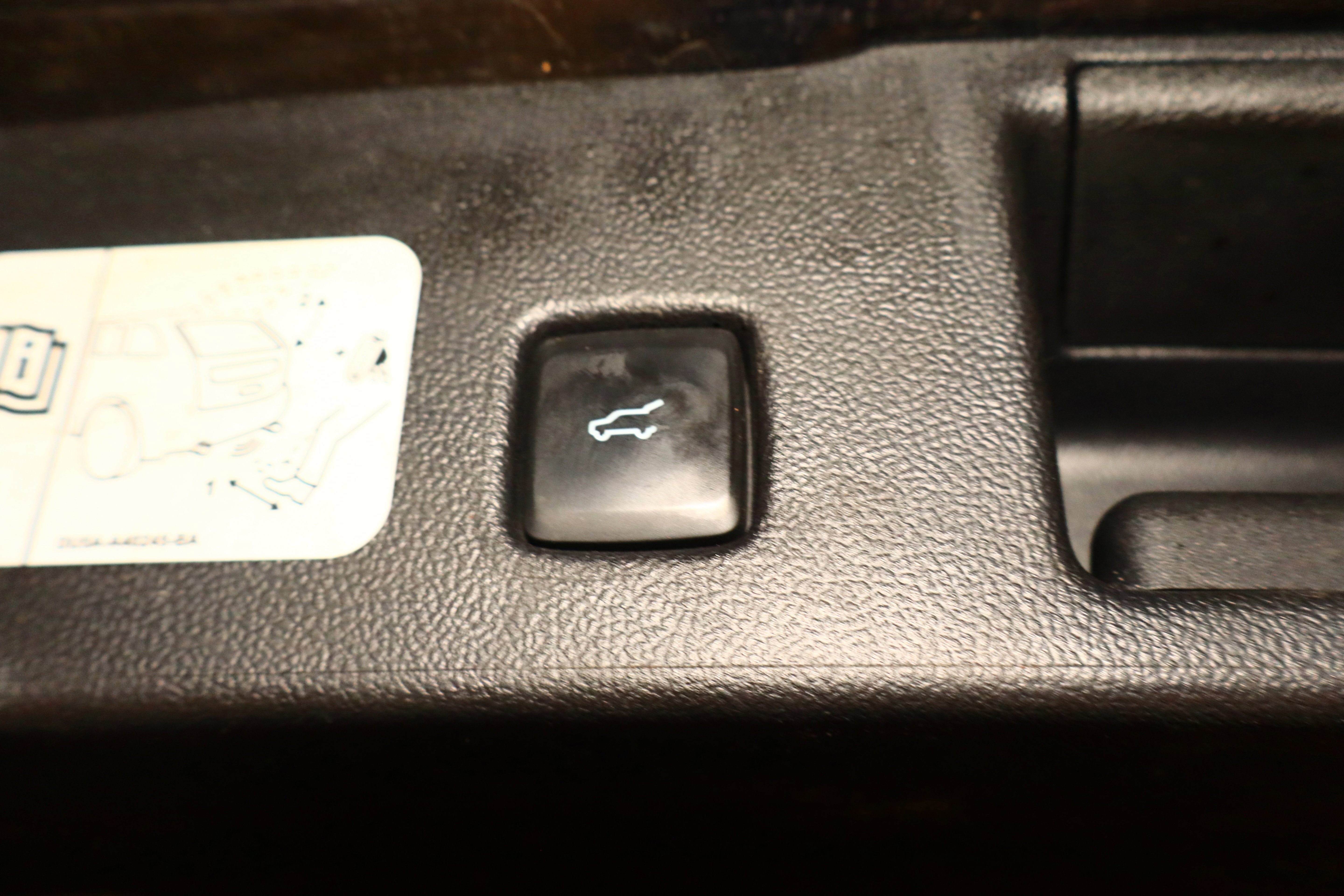 Used 2020 Ford Escape Titanium image 39