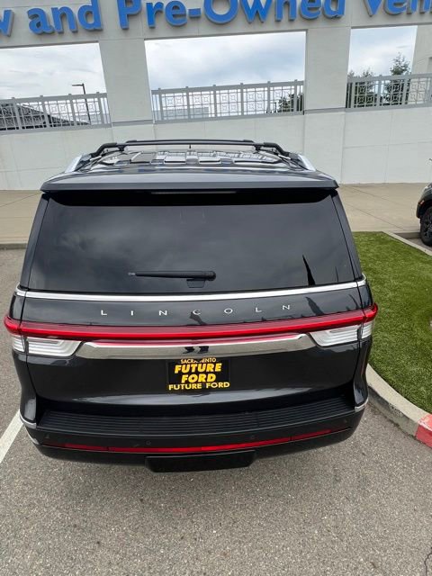 Used 2023 Lincoln Navigator Reserve AWD/4WD image 16