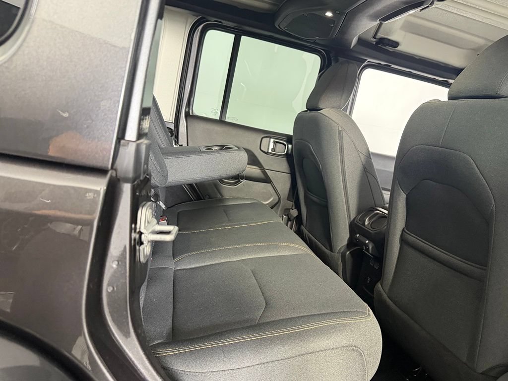 Certified 2025 Jeep Wrangler Unlimited Sahara w/ Safety Group AWD/4WD image 32