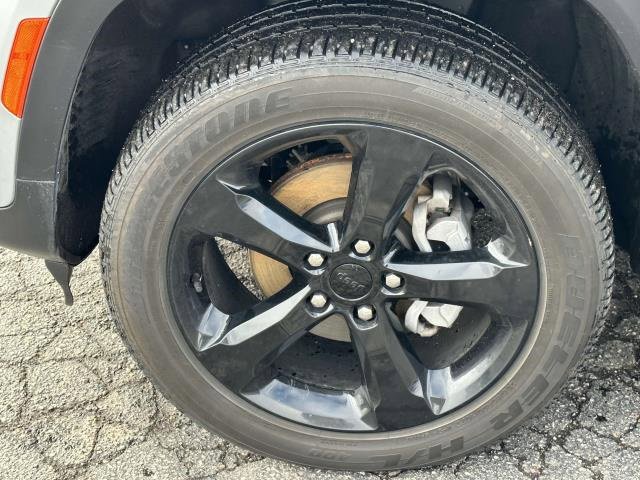 Certified 2023 Jeep Grand Cherokee Altitude image 9