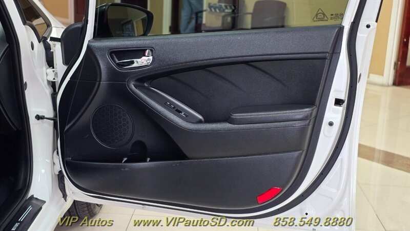 Used 2015 Kia Forte SX FWD image 26