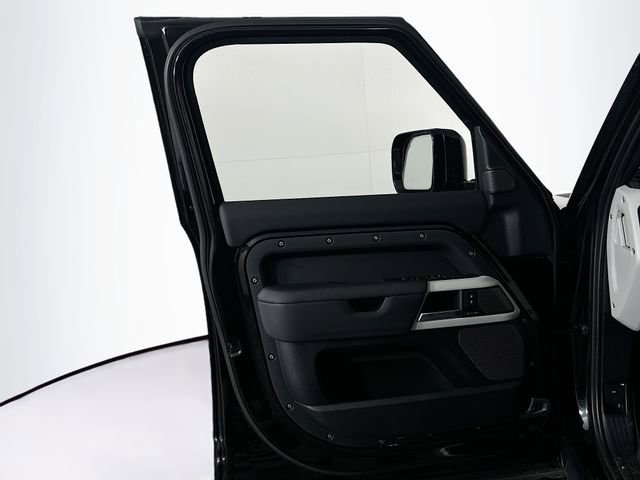 Used 2024 Land Rover Defender 110 S image 11