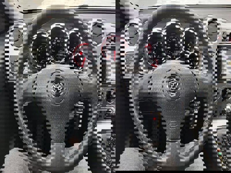 Used 2006 Toyota Matrix XR image 14