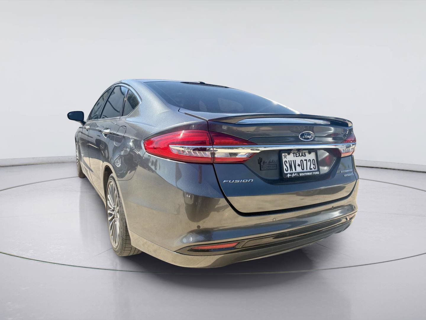Used 2017 Ford Fusion Titanium FWD image 3