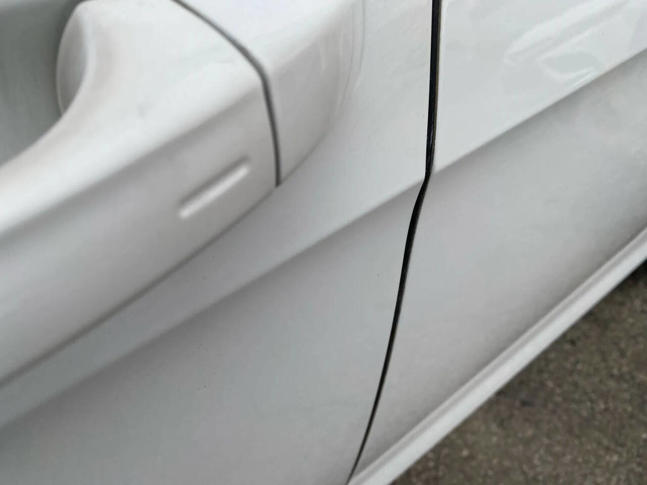 Used 2016 Volkswagen Golf S image 29