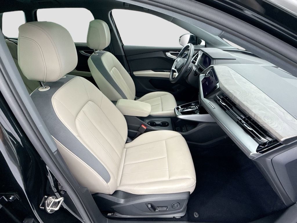 Used 2024 Audi Q4 e-tron Premium w/ Convenience Package image 18