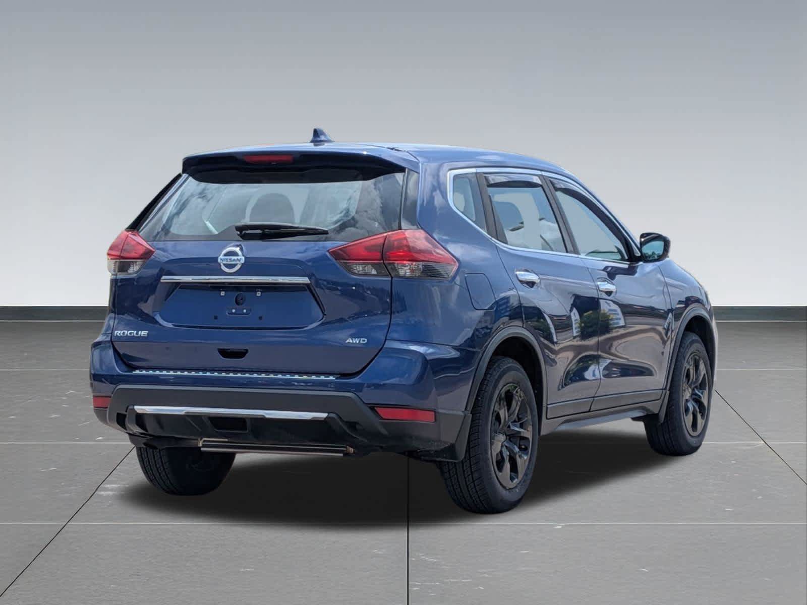 Used 2018 Nissan Rogue S AWD/4WD image 6