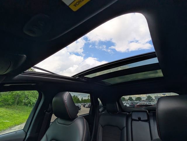Used 2024 Ford Edge ST-Line w/ Class II Trailer Tow Package AWD/4WD image 29