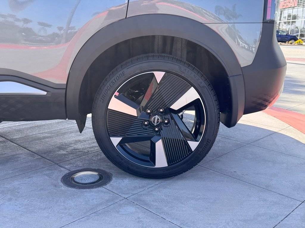 New 2026 Nissan Kicks SR w/ SR Premium Package FWD image 8