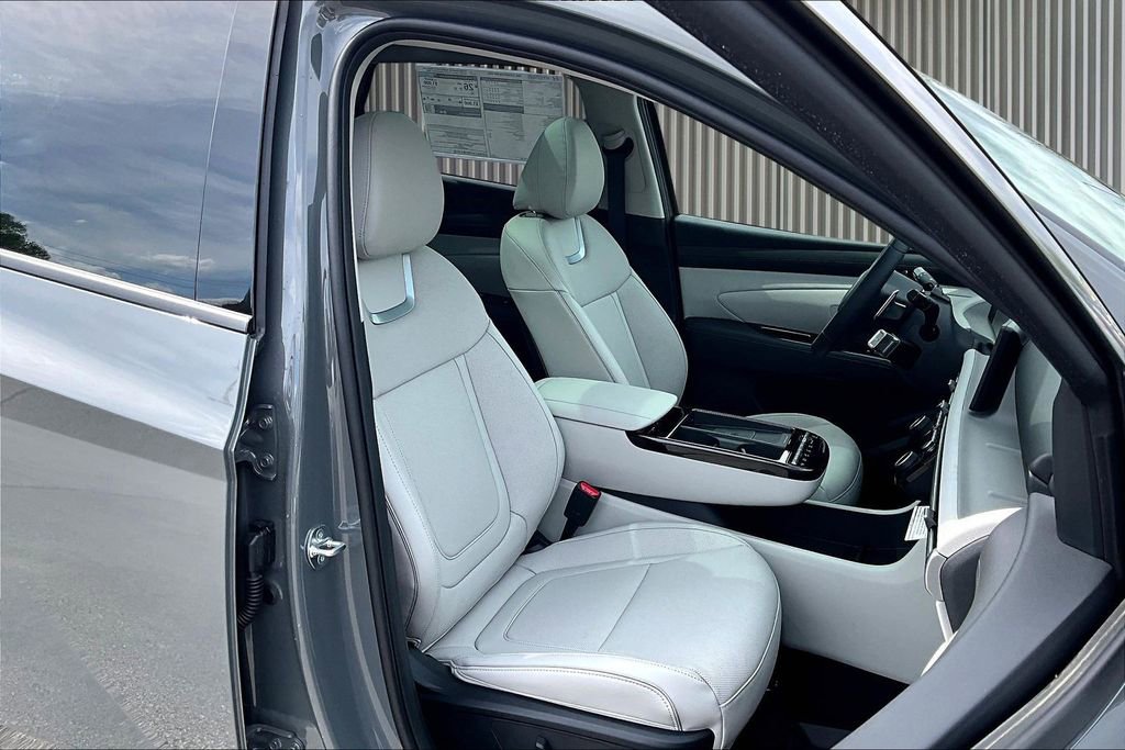 New 2026 Hyundai Tucson Limited image 9
