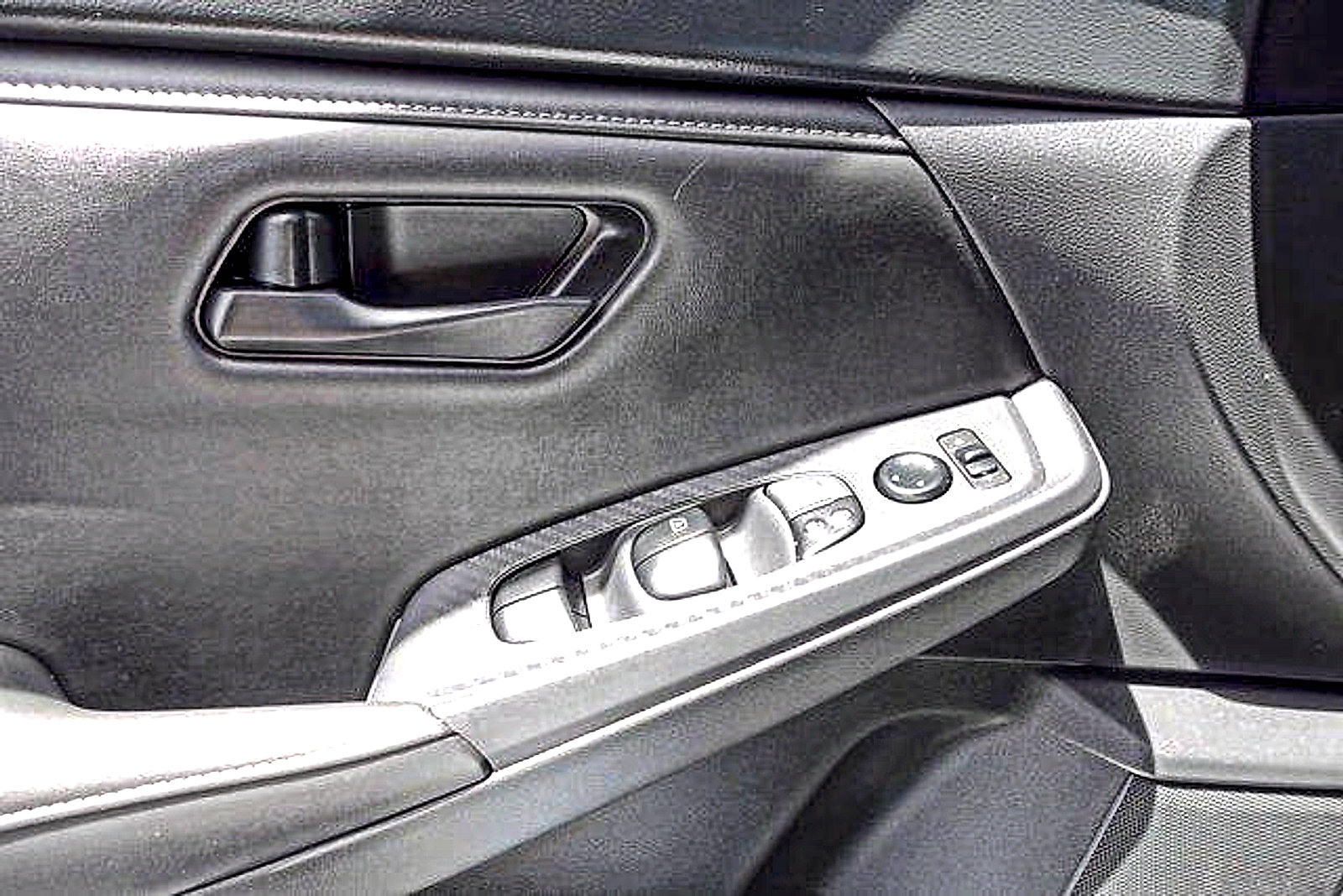 Used 2024 Nissan Sentra S FWD image 11