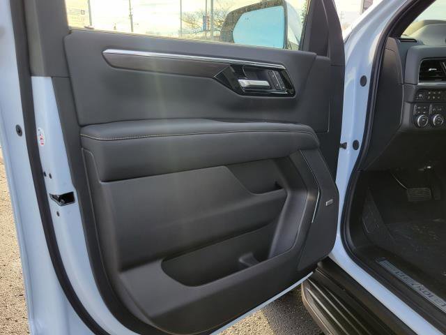 New 2026 Chevrolet Suburban Premier image 6
