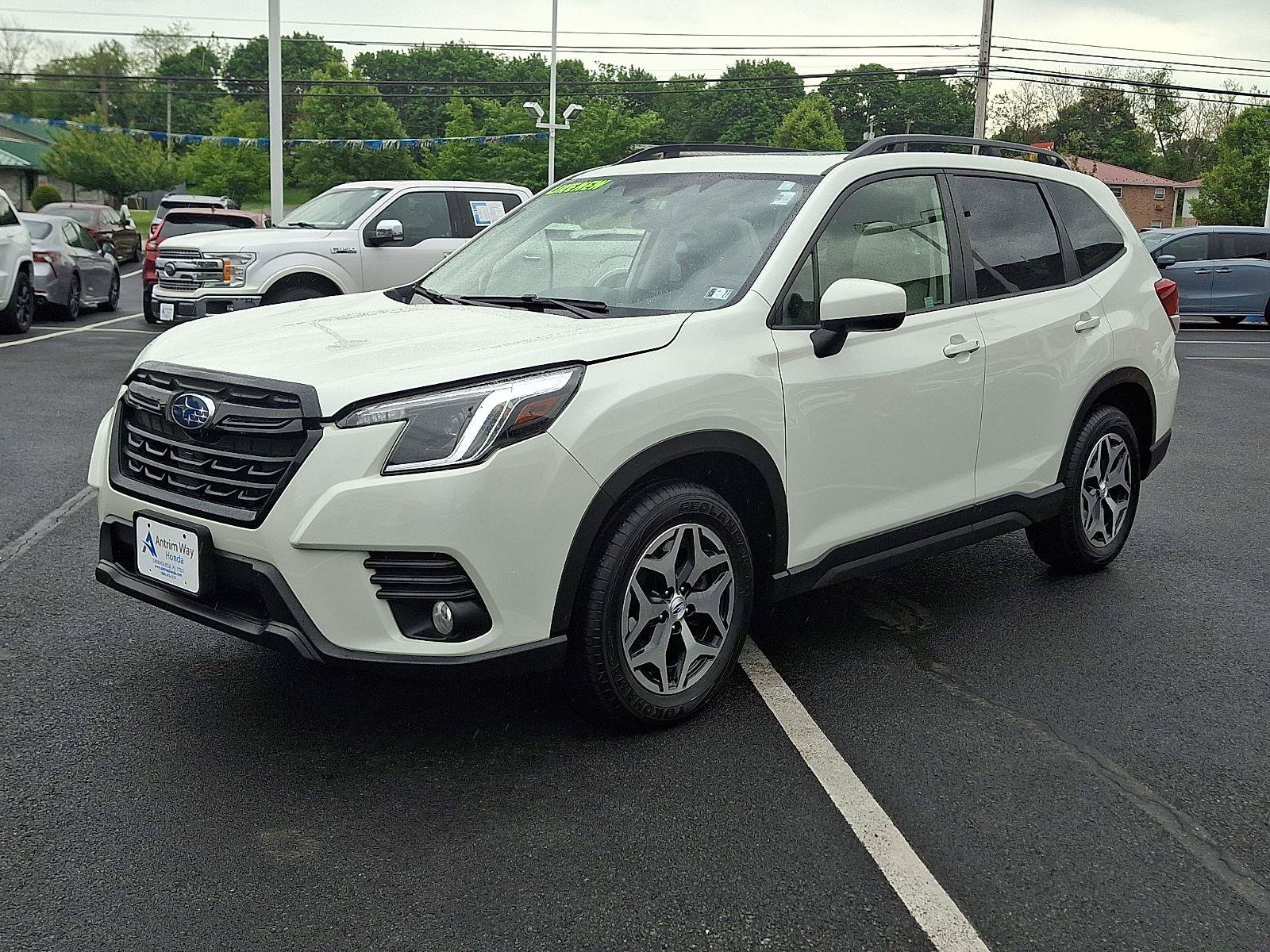 Used 2023 Subaru Forester Premium AWD/4WD image 3