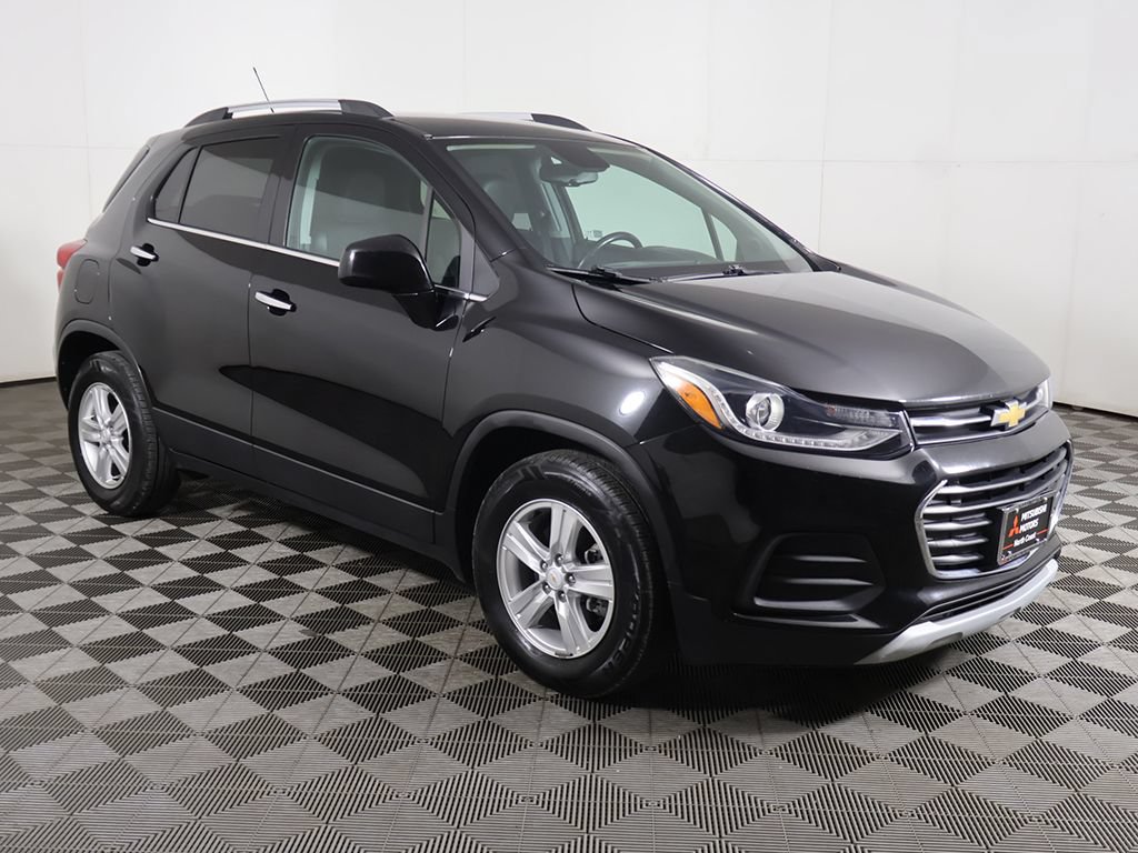 Used 2020 Chevrolet Trax LT w/ LT Convenience Package FWD image 2
