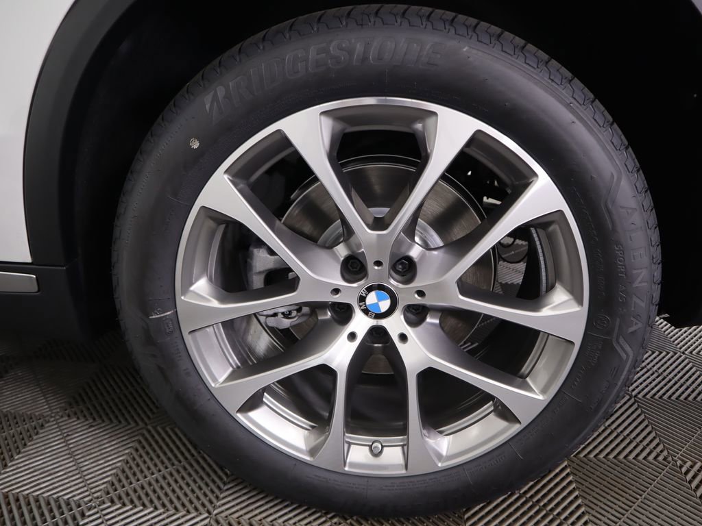 New 2026 BMW X5 sDrive40i w/ Climate Comfort Package image 32
