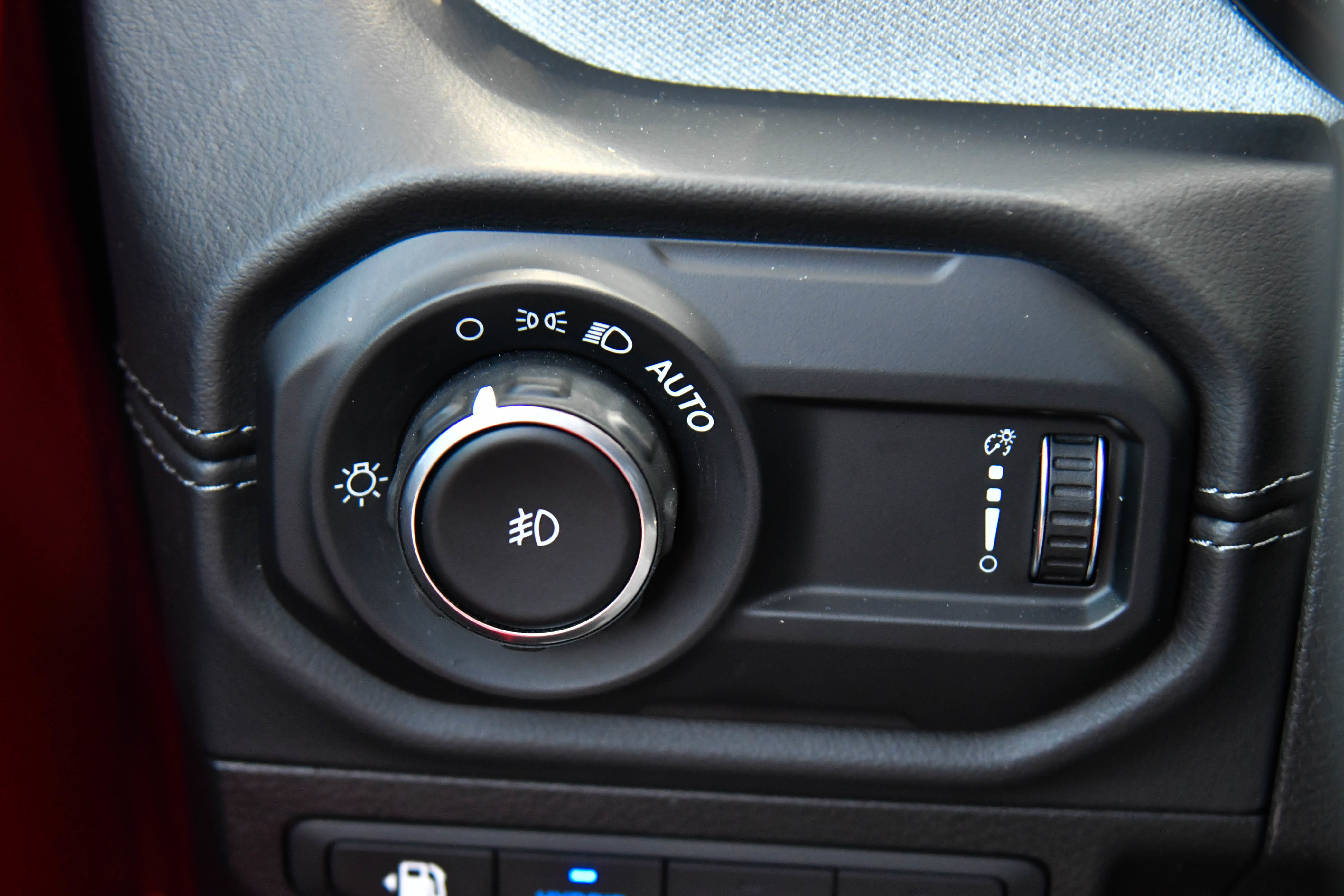 Used 2025 Jeep Wrangler Unlimited Sahara AWD/4WD image 34