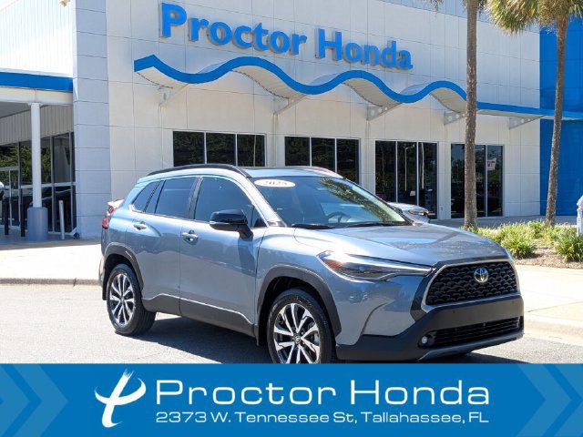 Used 2025 Toyota Corolla Cross XLE w/ Convenience Package