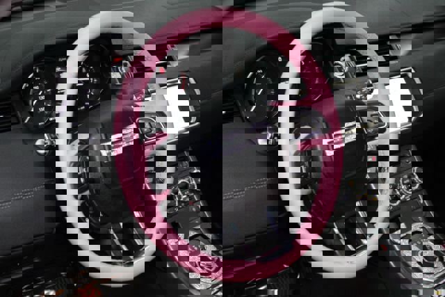 Used 2018 Land Rover Range Rover Evoque SE Premium image 12