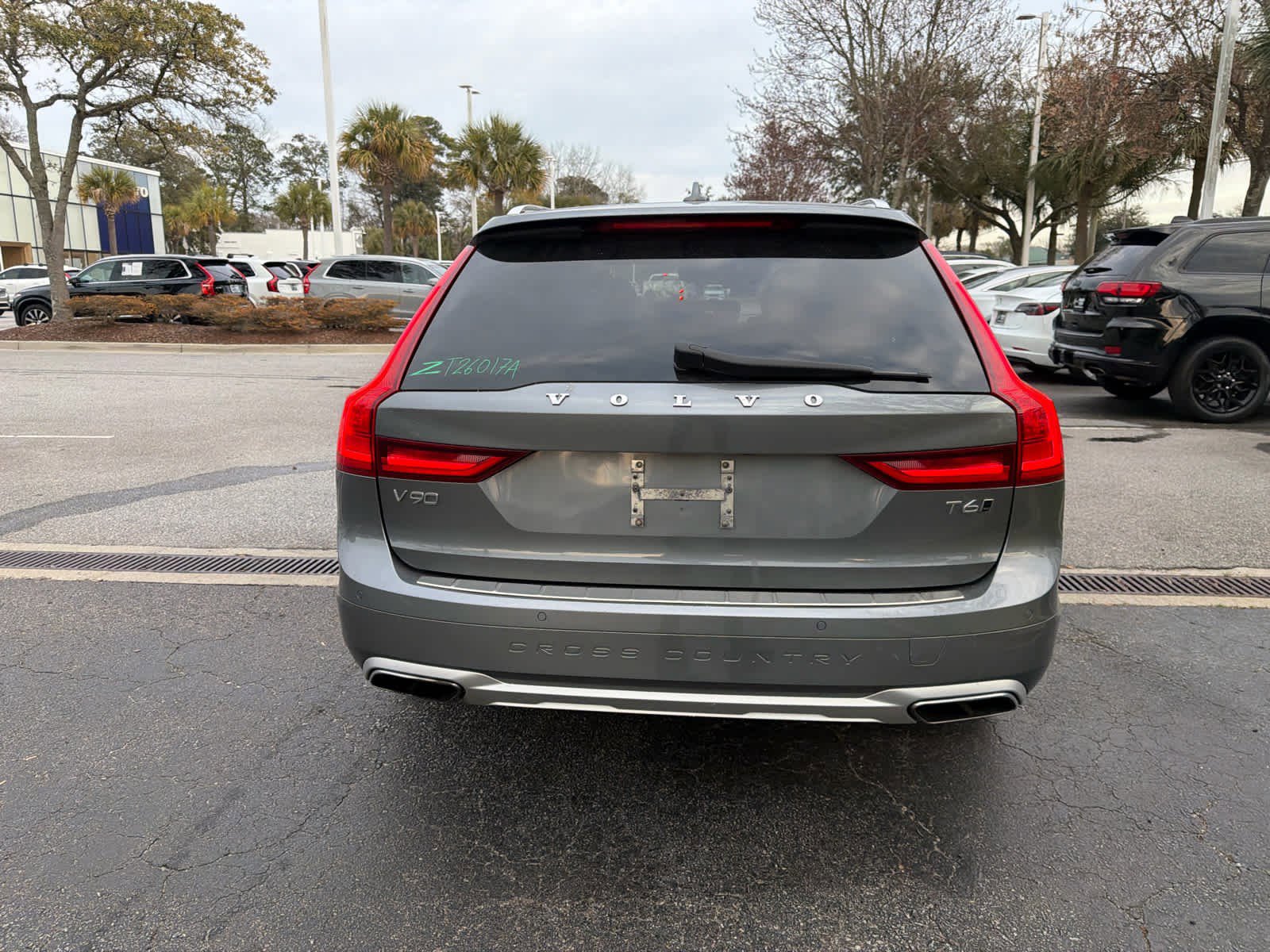 Used 2018 Volvo V90 T6 Cross Country w/ Convenience Package image 14