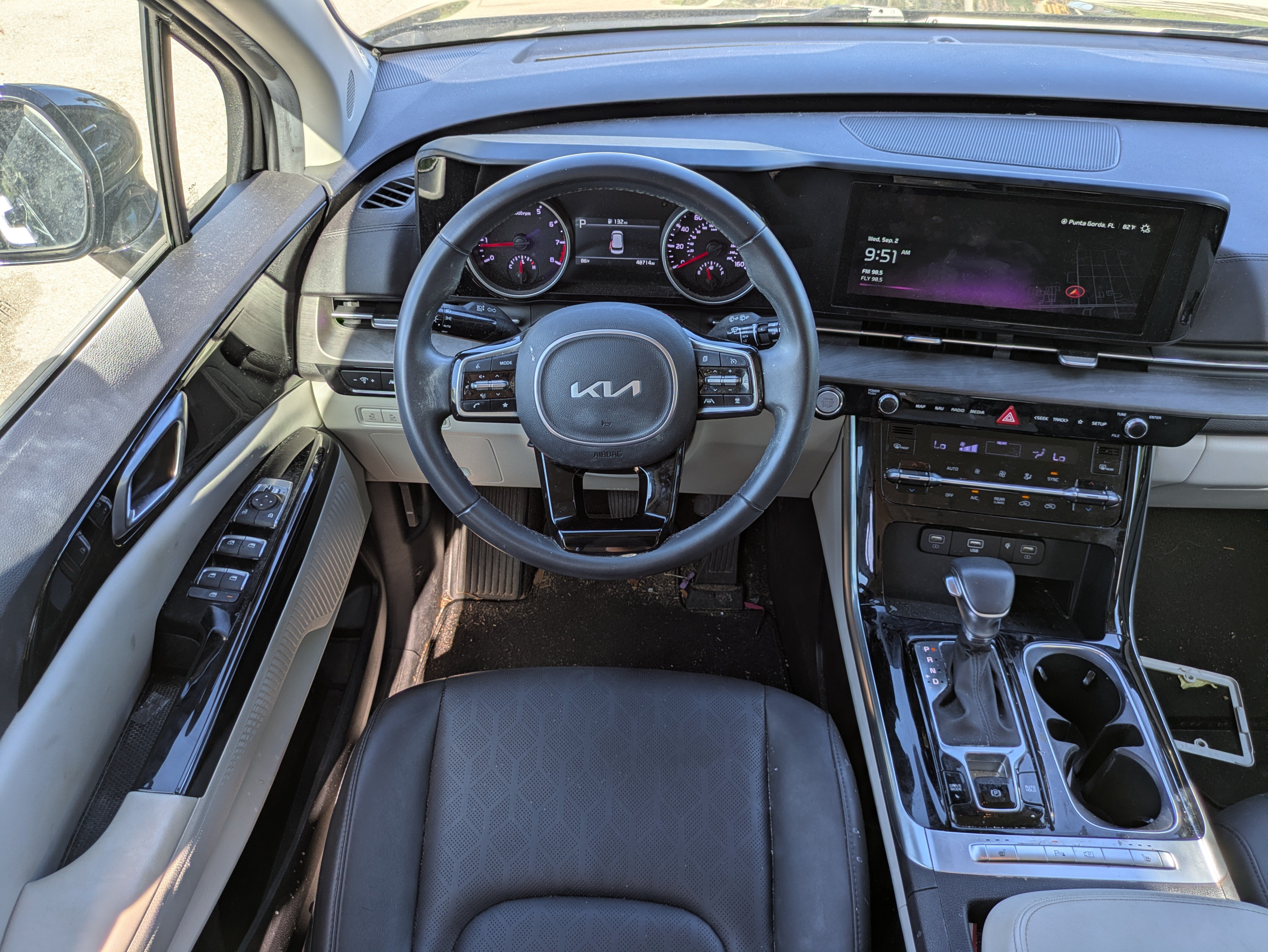 Used 2024 Kia Carnival EX FWD image 16