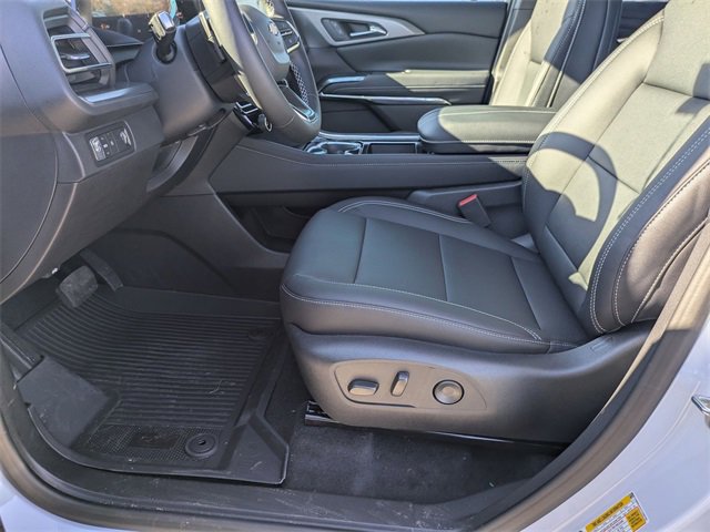 New 2026 Chevrolet Traverse LT image 11