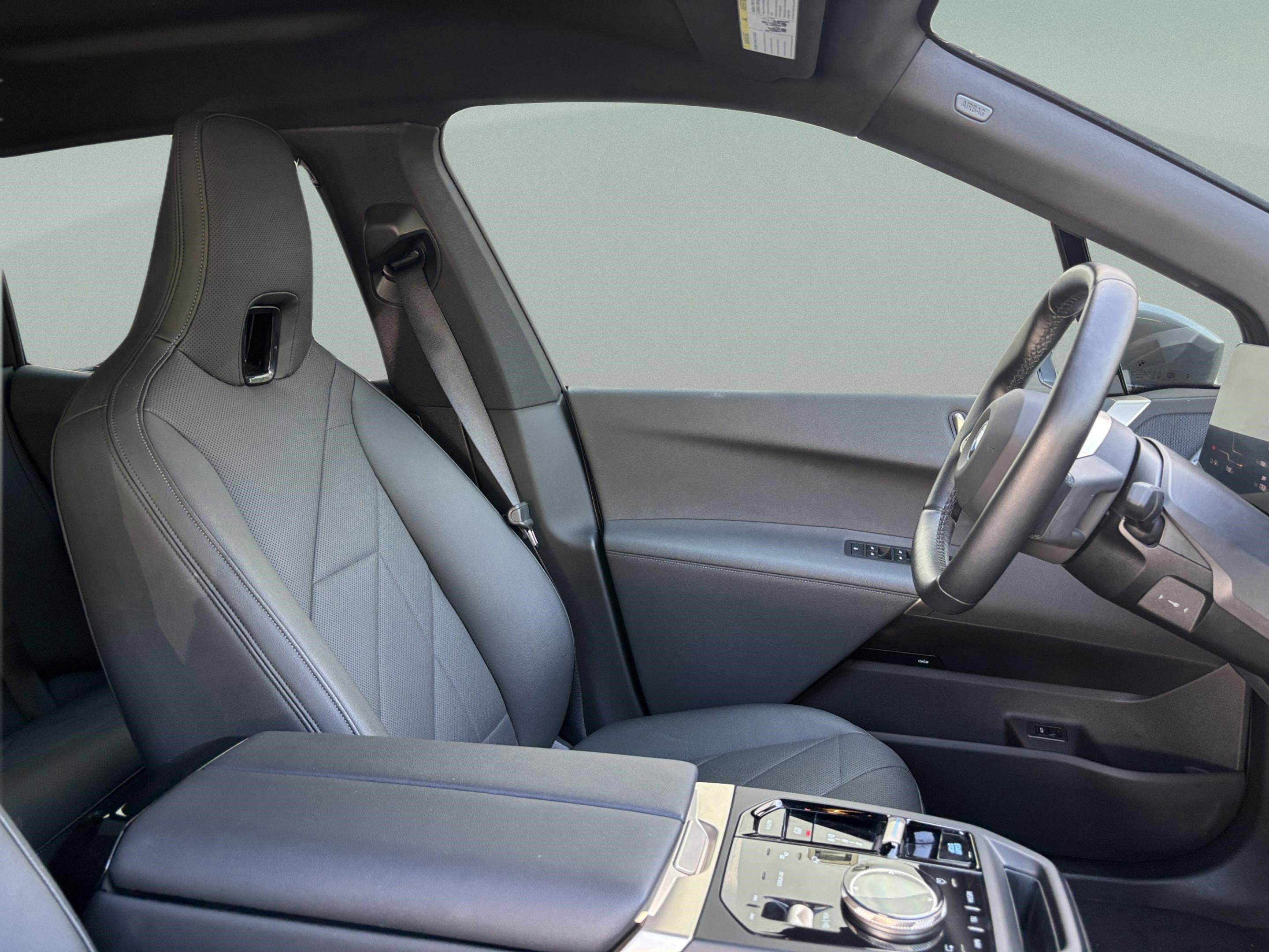 Used 2024 BMW iX xDrive50 AWD/4WD image 24