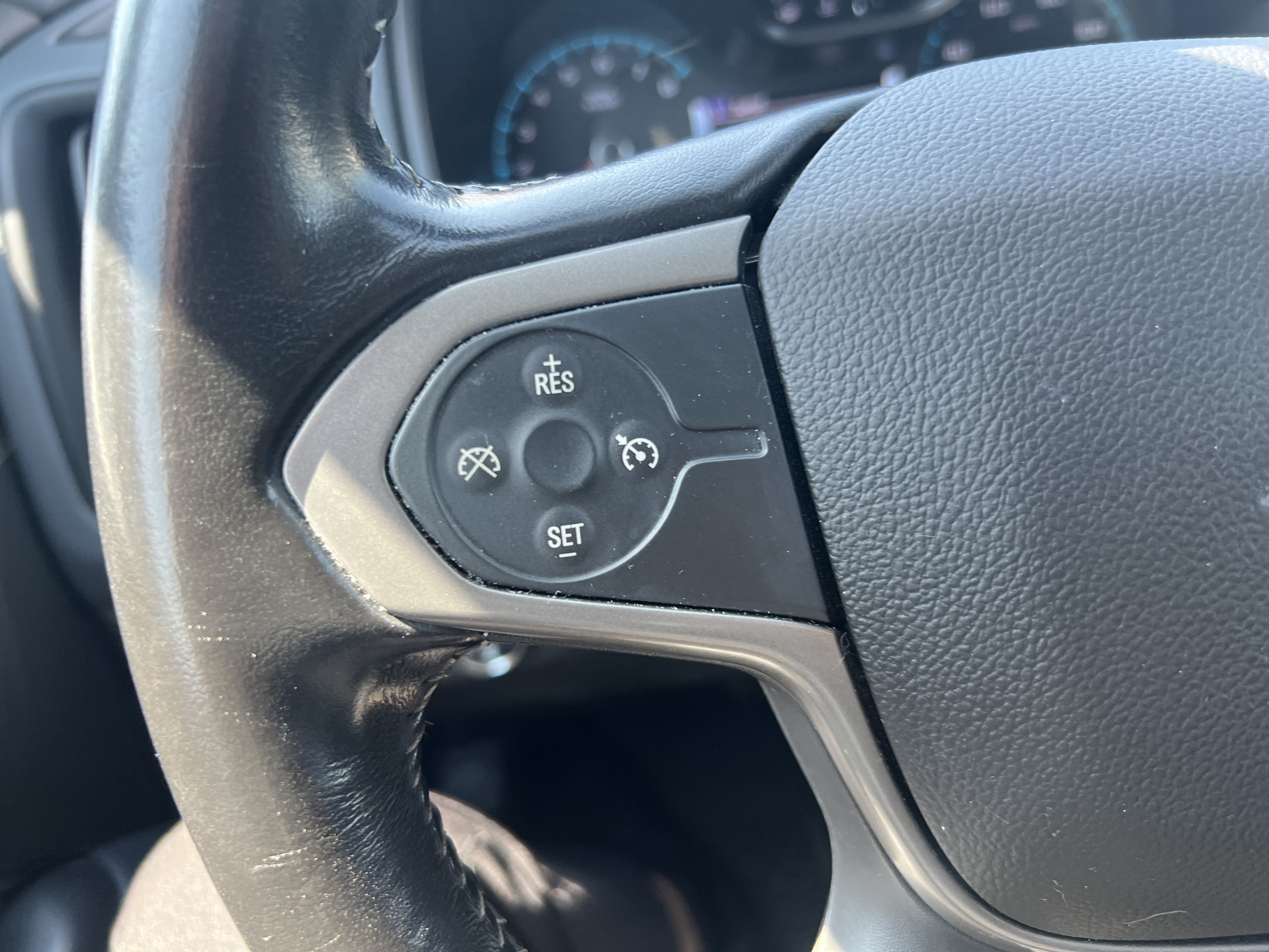 Used 2018 Chevrolet Colorado Z71 AWD/4WD image 19