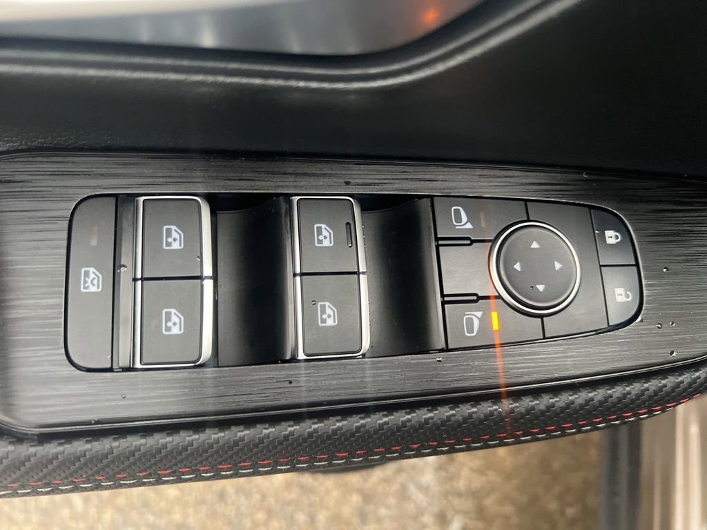 Certified 2025 Nissan Kicks SR AWD/4WD image 48