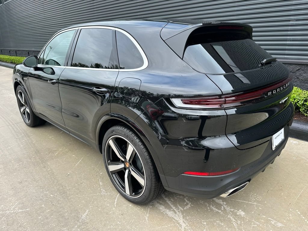 Used 2026 Porsche Cayenne E-Hybrid AWD/4WD image 3